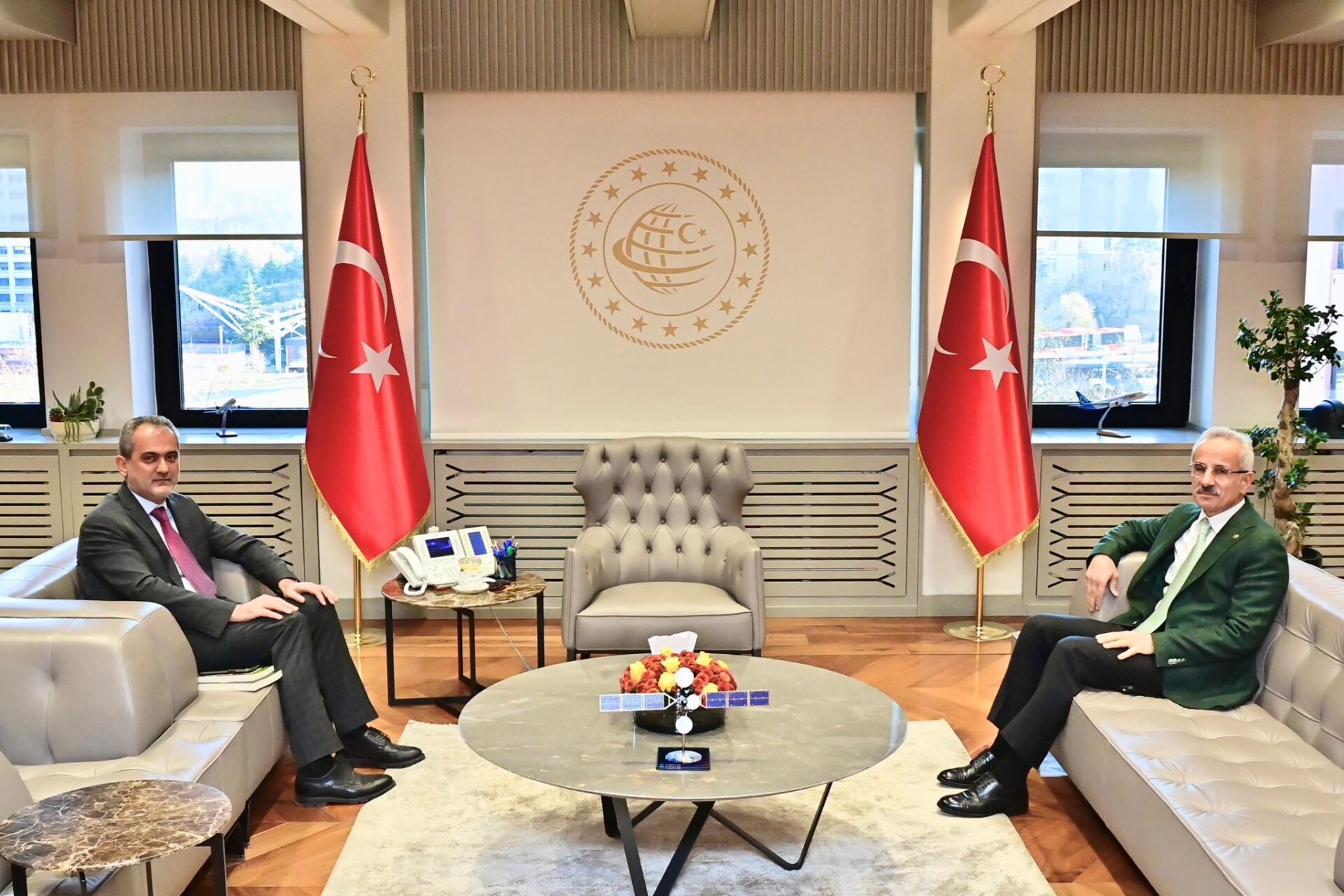 Mahmut Özer, Kumru-Çamiçi-Niksar yolunun 2025 yatırım programına alındığını açıkladı.