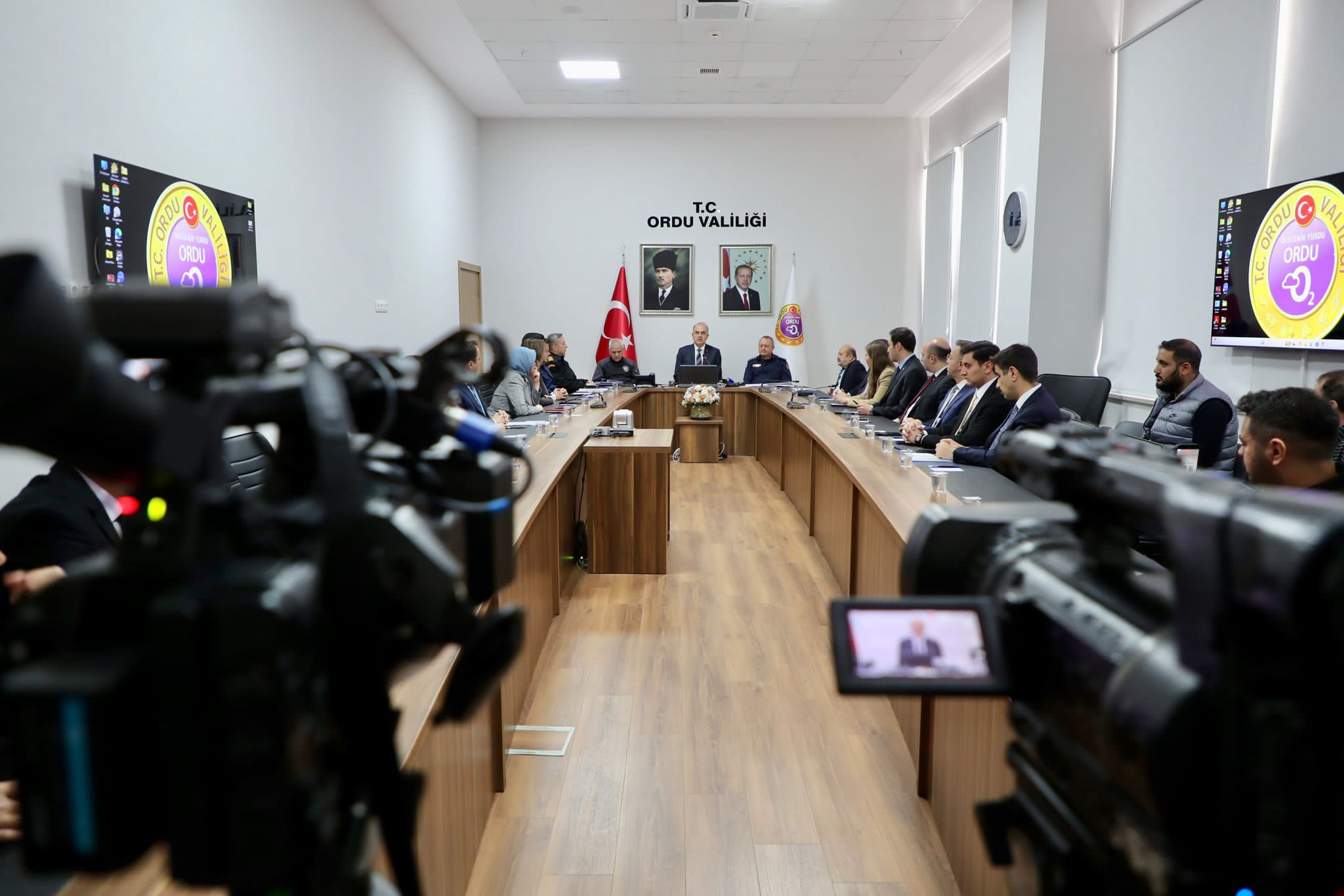 Vali Muammer Erol, Ordu’da asayiş ve güvenlik değerlendirme toplantısı yaptı.