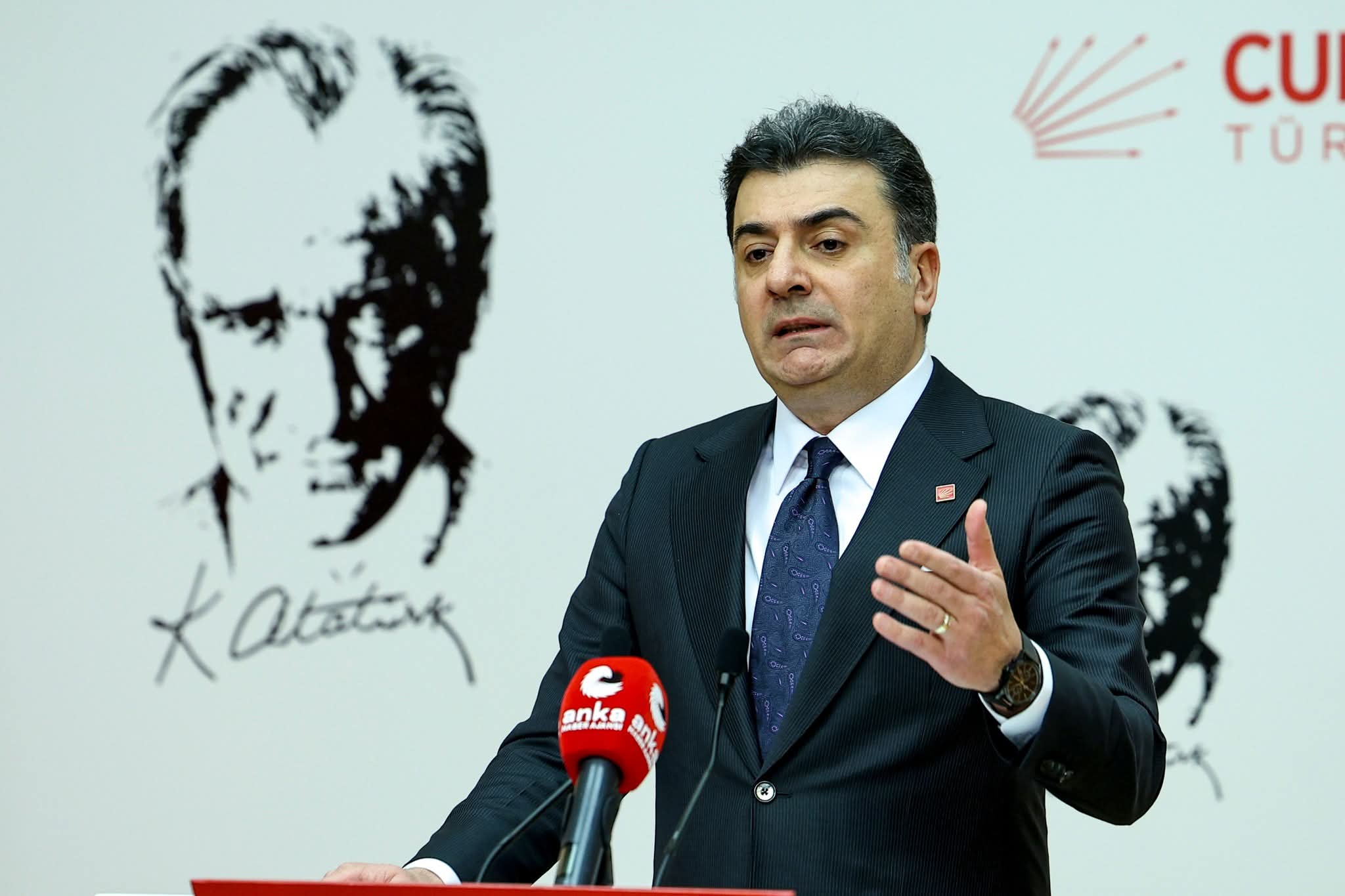 CHP Parti Sözcüsü ve İstanbul Milletvekili Zeynel Emre